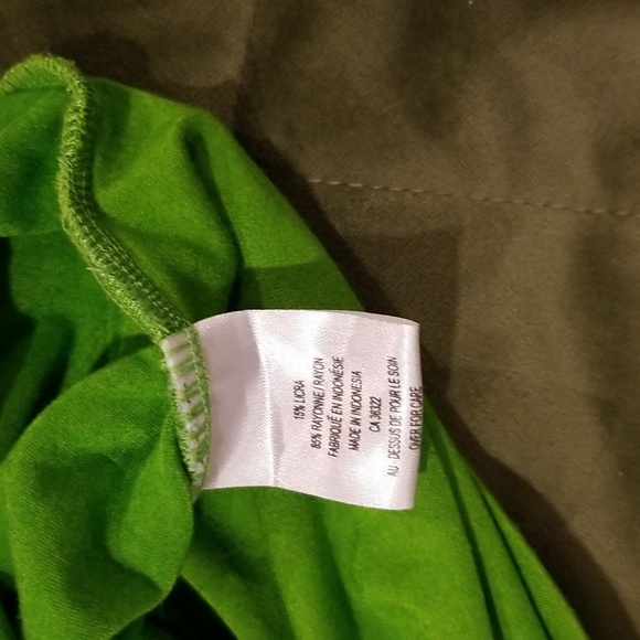 Beautiful body fit green top - Picture 4 of 6